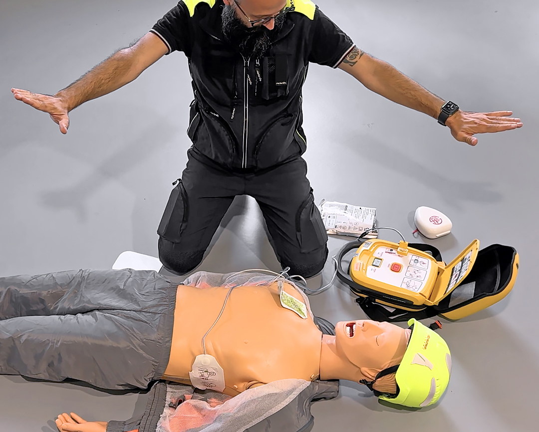 BLSD con abilitazione all'uso del defibrillatore semiautomatico esterno (DAE)